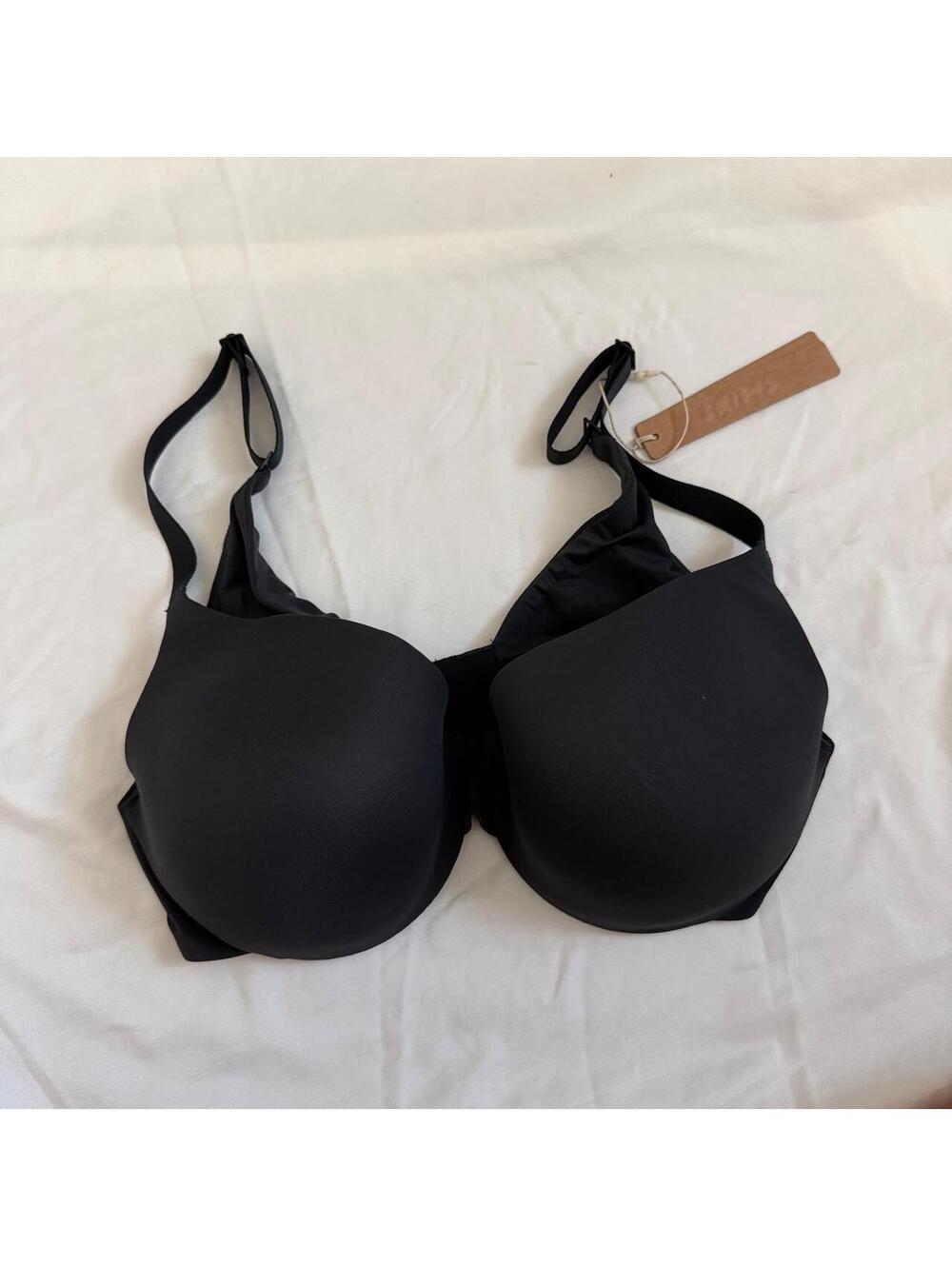 Skims smoothing intimates full coverage lightly lined bra NWT